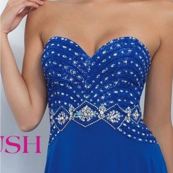 Blush Lavender Sweetheart Neckline Embellished Gown - Picture 3 of 16